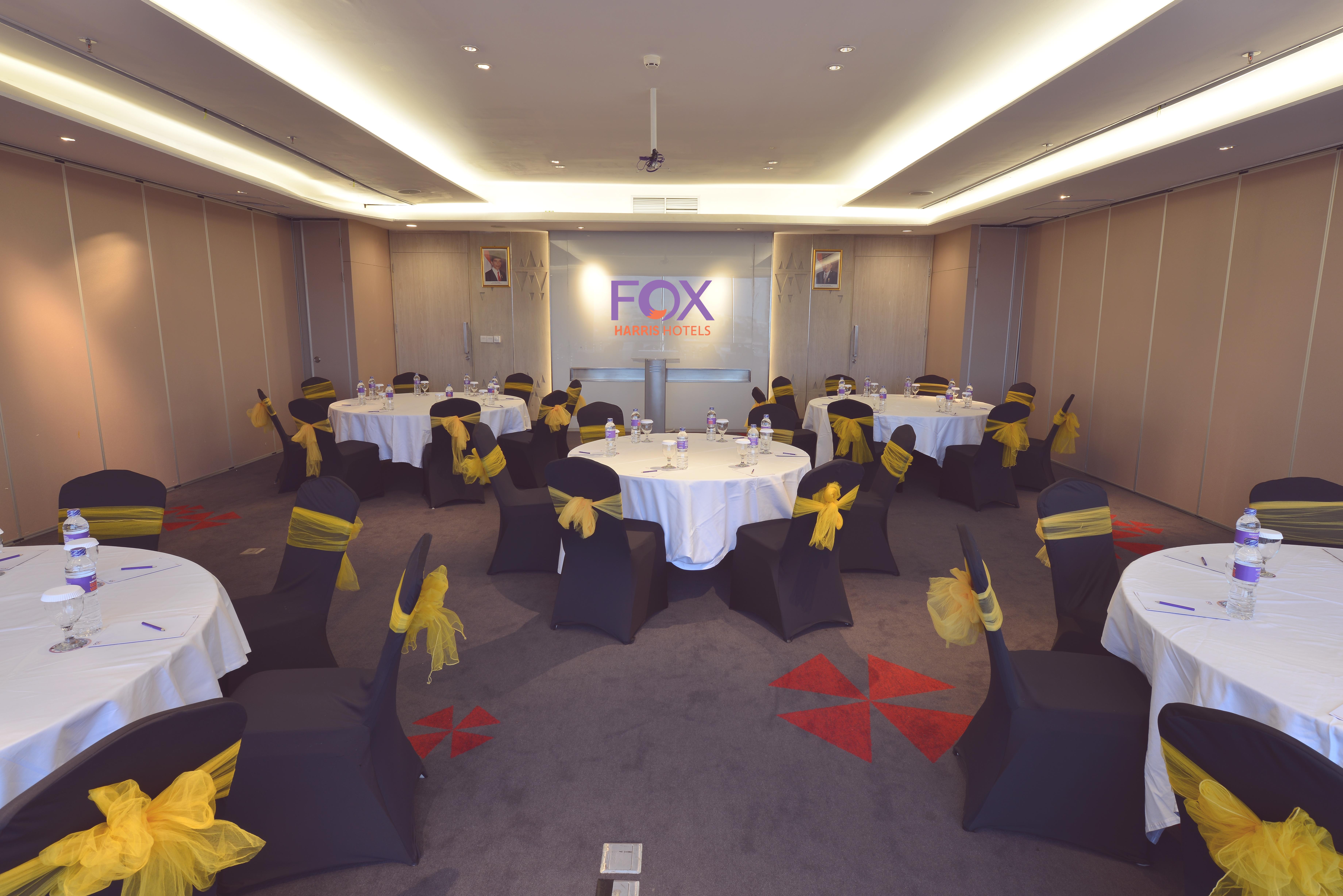 Fox Hotel Pekanbaru Exterior foto